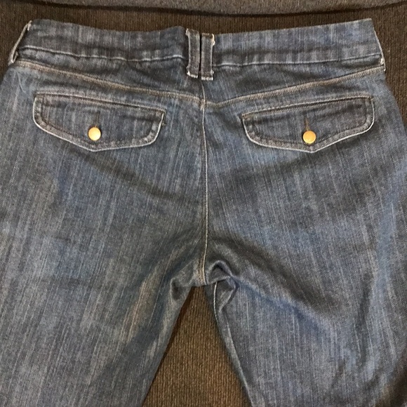 Old Navy Denim The Diva Bermuda Shorts with5 Pockets Snap Closure Belt Loops-12 - Picture 10 of 11